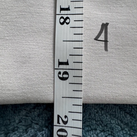 NWOT Lululemon Perfectly Oversized Cropped Crew *Softstreme - Picture 7 of 9